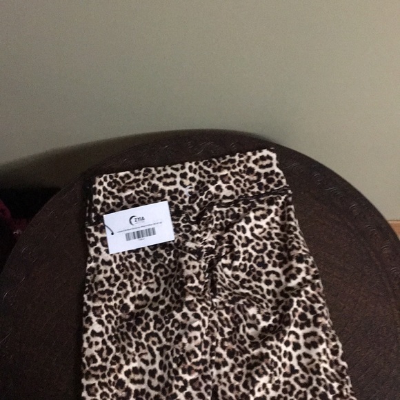 Scrunchy size 2 Tights- never worn brand new. - Picture 4 of 4